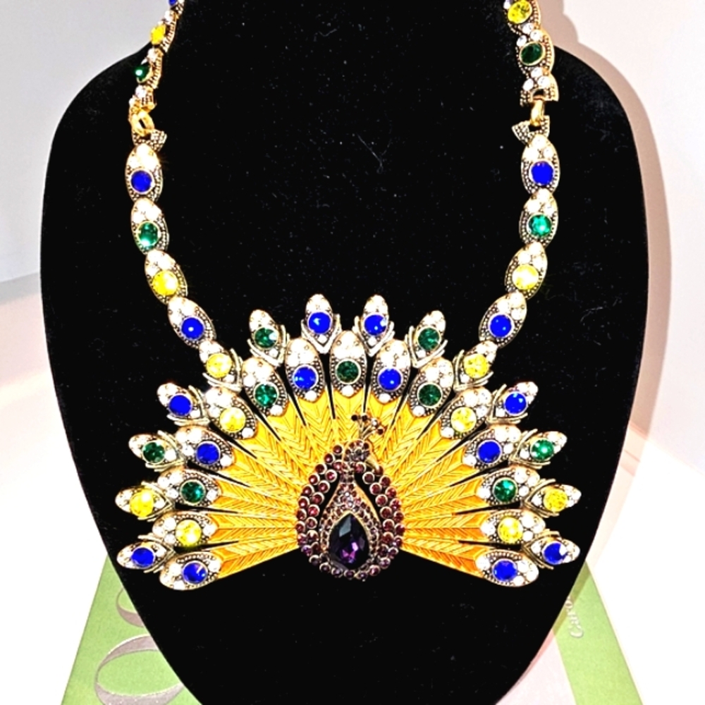 Sassy Jones Vintage-Inspired Bib Necklace - Picture 3 of 3